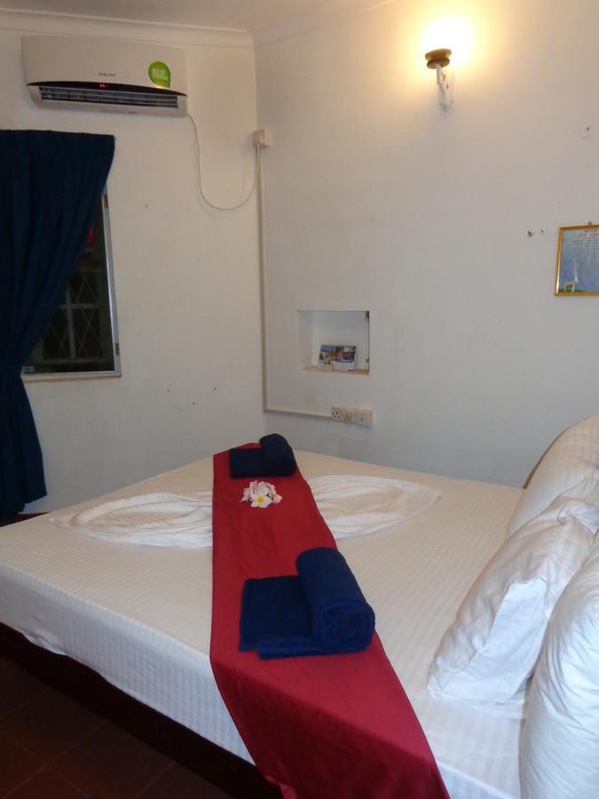 Explore Hostels Negombo Kochchikade Exterior photo